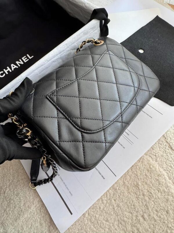 Chanel mini 8" - Image 10