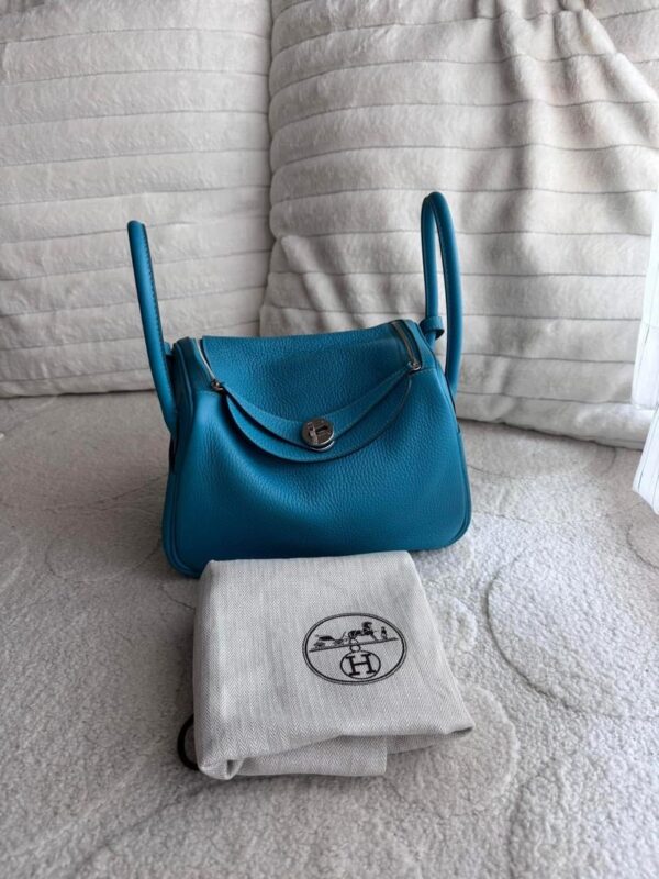 Hermes lindy 26 stamp R  Blue glacier