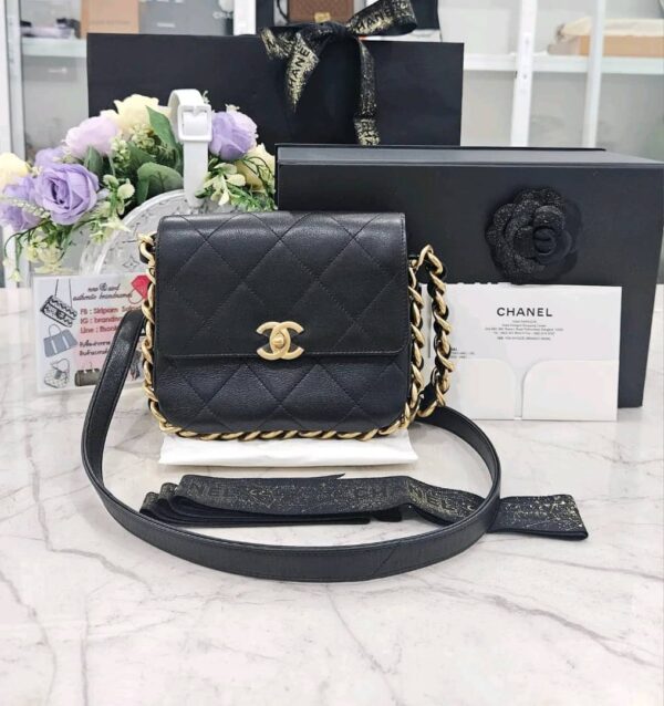 Chanel Flap calfskin chain around 7.2